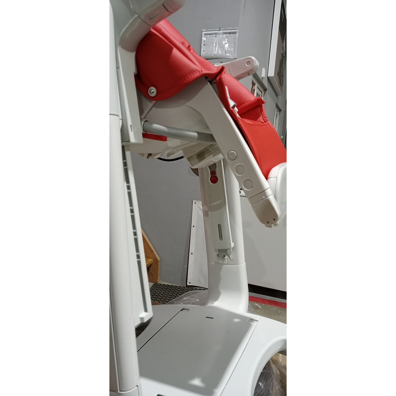 Стульчик для кормления Peg Perego Tatamia Follow Me Fragola