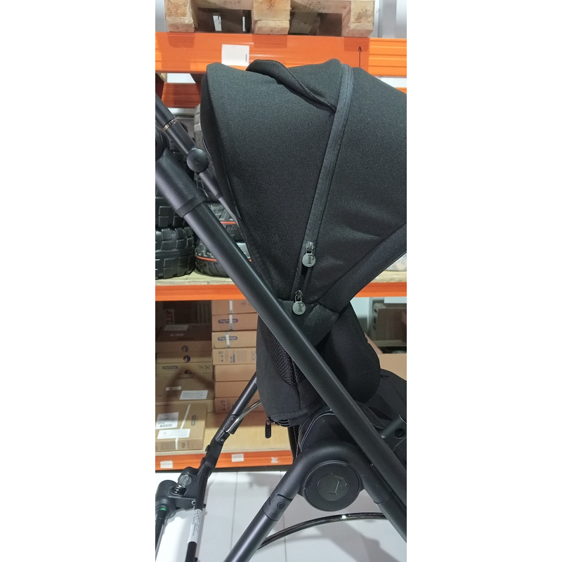 Коляска прогулочная Peg Perego Veloce TC True Black