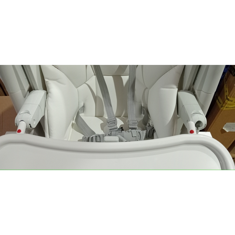 Стульчик для кормления Peg Perego Tatamia Follow Me Latte New